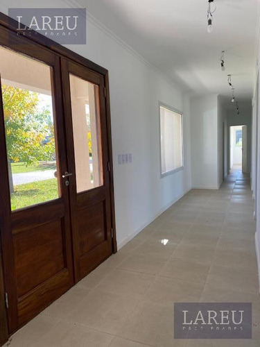 Imagen 6 de 26 de Casa En Venta - Barrio El Canton