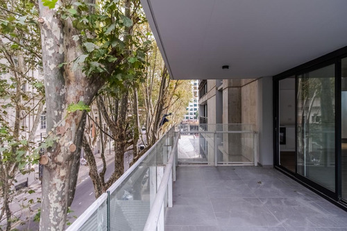 Tres Ambientes En Venta En El Piso 6 Con Cochera. Quartier Del Bajo. Torre 2