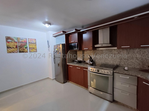 Venta De Townhouse En Villas Geicas Maracay Aragua 24-19067 Irr
