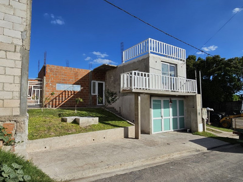 Casa Con Local, Parcialmente Terminado, Guemes Entre Constitucion Y Monte Caseros