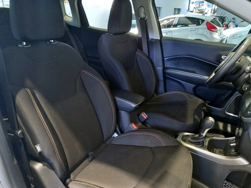 Imagen 9 de 12 de Jeep Compass 2.4 Sport Automática