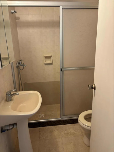 Alquiler Apartamento De 3 Dormitorios Con 2 Baños, Balcón Y Cochera En Pocitos, Acepta Depósito Bhu!!