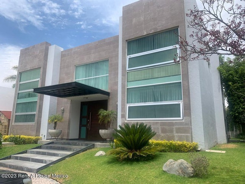 Casa En Venta C/paneles Solares Y Alberca Privada Juriquilla Querétaro