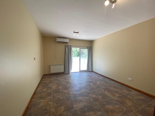 Casa 4 Dormitorios En Miralagos