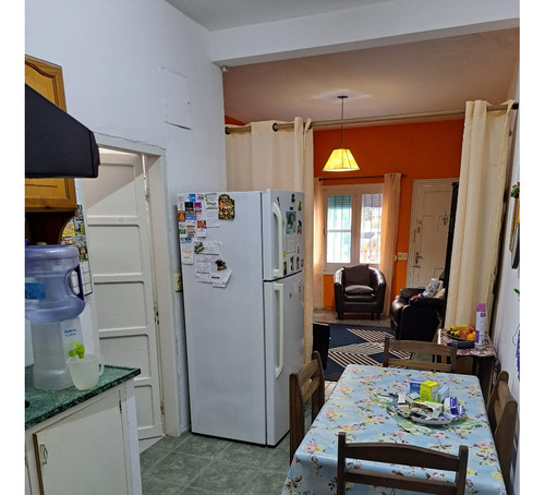 Excelente Ubicación Casa A Nuevo 1 Dormitorio Y Medio ,cochera Y Parrilla