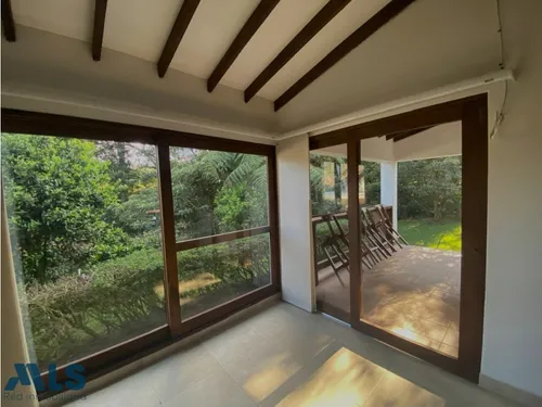 ¡tu Nuevo Hogar Te Espera En El Retiro!(mls#253785)