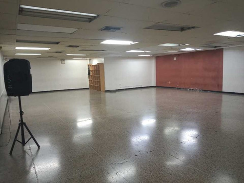Imagen 3 de 24 de Vendo Local 623 M2 / Chacao 9674
