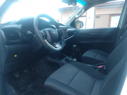 Toyota Hilux Dx 2017 Cd 2,4