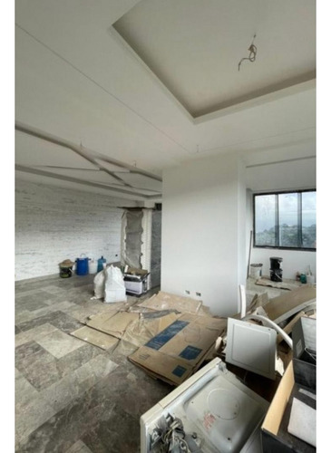En Venta Apto 280 Mts Con Terraza Las Mesetas De Santa Rosa
