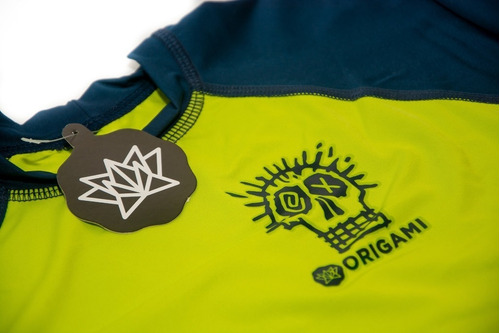 Imagen 2 de 3 de Remera Proteccion Solar Uv50 M/l Niños Estampada Origami