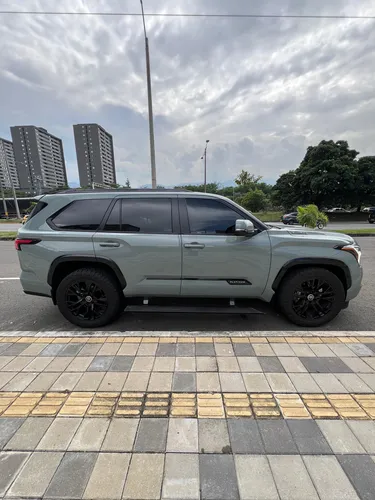 Toyota Sequoia 3.5 V6 Platinum