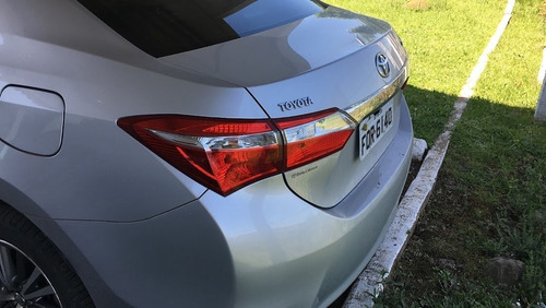 Imagem 7 de 7 de Corolla Toyota Gli 2016 Prata.