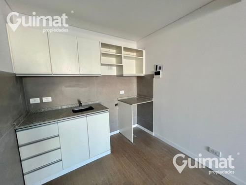 Imagen 2 de 12 de Excelente 3 Ambientes Con Vista Abierta A Estrenar - Caballito