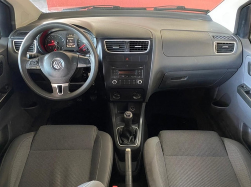Imagem 9 de 9 de Volkswagen Fox 1.6 Mi 8v 2012