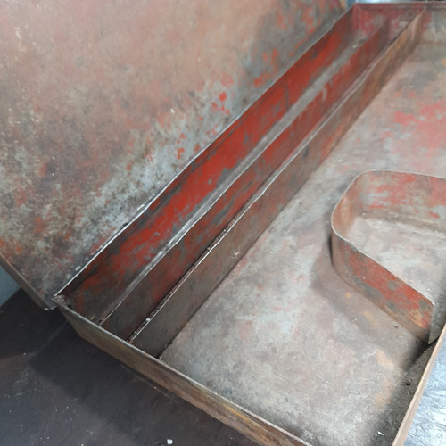 Imagem 7 de 8 de Caixa De Ferramenta Antiga Metal, Só A Caixa.