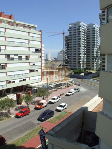 Imagen 16 de 27 de Punta Del Este Piso Alto Con Vista Al Mar! ,
