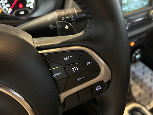 Jeep Renegade 1.8 16V FLEX LONGITUDE 4P AUTOMÁTICO