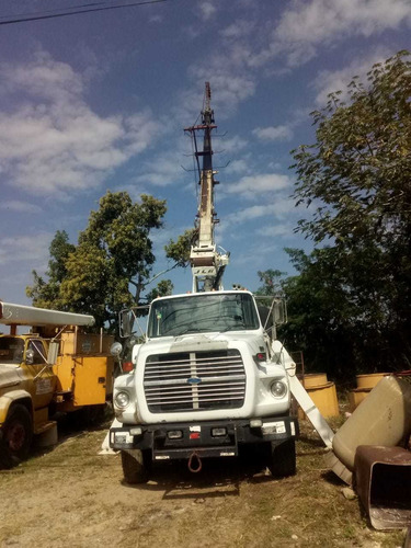 Imagen 7 de 8 de Camión Ford Y Grua