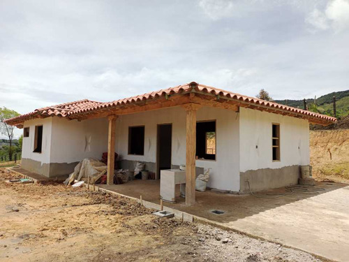 Hermosa Casa Finca En Venta En El Carmen De Víboral- En Construcción.