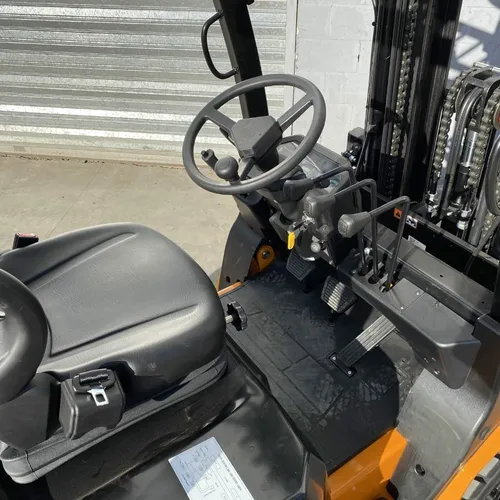 Autoelevador 3500kg 3.5 Toneladas Triple Torre 4.5m