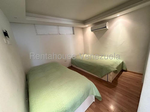 Agp Moderno Apartamento En Venta En Colinas De La Tahona, En Edificio Bien Mantenido 25-18150 Ys
