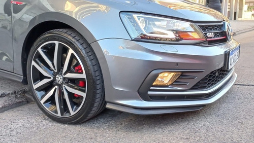 Imagen 8 de 17 de Volkswagen Vento 2018 2.0 Tsi Gli 211cv App Connect + Nav
