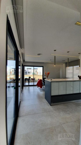 Imagen 5 de 14 de Casa - Los Talas - En Lote Interno - Venta Toda Amueblada