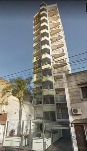 Semipiso De 2 Ambientes Al Frente En Venta/ Remedios De Escalada
