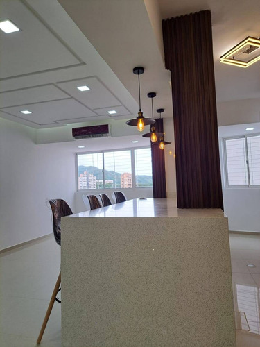 Josefina Toledo: Hermoso Apartamento En Venta En El Parral, 160m², Estudio, Maletero, Circuito De Cámaras, Balcón, Gym, Sauna, Planta Y Pozo, Piscina, Caney, 259969