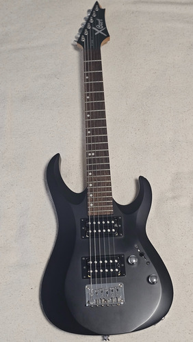 Cort X1 Junior + Funda Y Correa Diestro Negro (Usado)