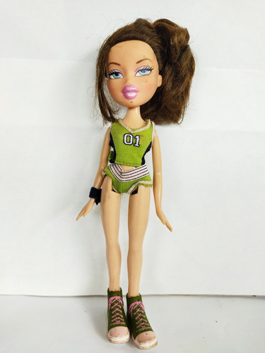 Bratz Yasmin Tenis Ropa Deportiva Verde Porrista Mga 2001