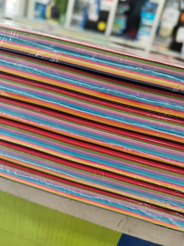 Imagen 2 de 2 de Papel Colores Fuerte Surtidos 75grs 100 Hjs 10 Colores Carta