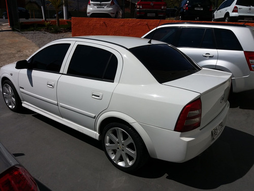 Chevrolet Astra 2.0 Mpfi Advantage Sedan 8v Flex 4p Manual