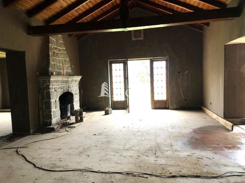 Local Venta Av Eastmann, Paradero 17, Olmué