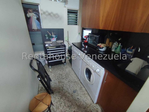 Bella Casa Bien Distribuida De MĂșltiples Niveles En Venta Ubicada En Los Naranjos Del Cafetal 25-6495