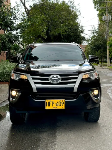 Toyota Fortuner 2.7 Gasolina Automática 4x2 7 Puestos Full