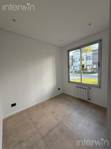Casa-5 Amb-cochera-mapuche Country Club-pilar -venta