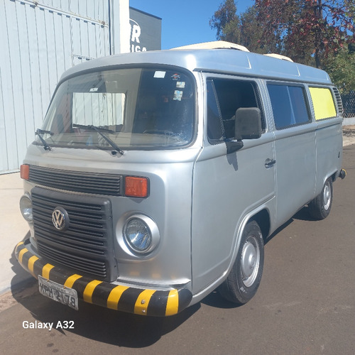 Volkswagen Kombi 1.4 Escolar Total Flex 3p