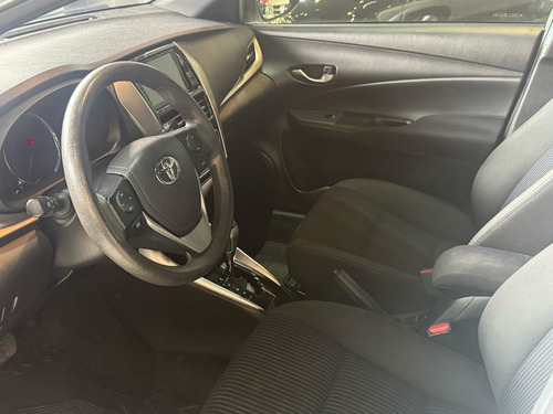 Toyota Yaris 1.3 16V FLEX XL PLUS TECH MULTIDRIVE