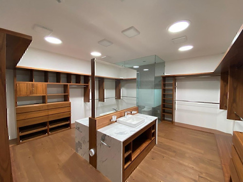 Casa Nueva En Venta En Valle Real, 4 Recamaras.