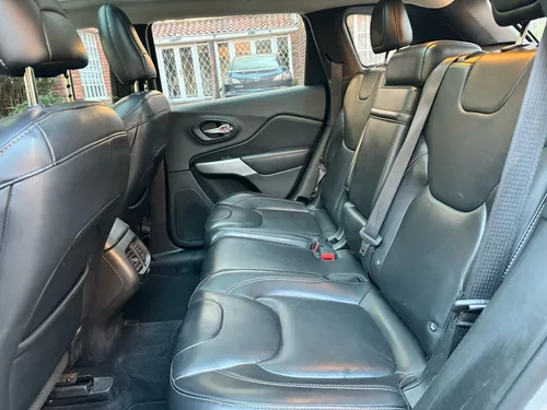 Jeep Cherokee 3.2 Longitude Plus