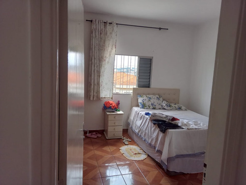 Casa Grande, Com Ótima Acessibilidade E Gerando Renda.