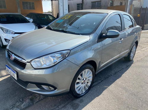 Imagem 1 de 10 de Fiat Grand Siena 1.6 Essence