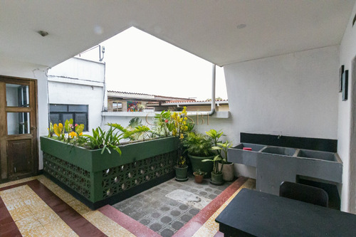 Imagen 9 de 11 de Casa En Venta O Renta De 10 Habitaciones En El Centro De Antigua Guatemala
