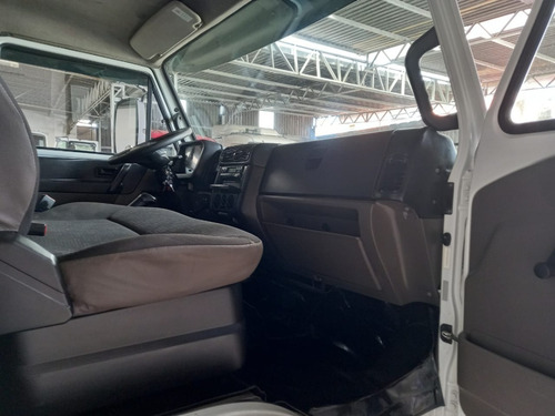 Imagem 4 de 15 de Vw 10.160 4x2 2017
