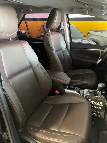 Toyota SW4 2.8 Tdi Srx 7l 4x4 Aut. 5p