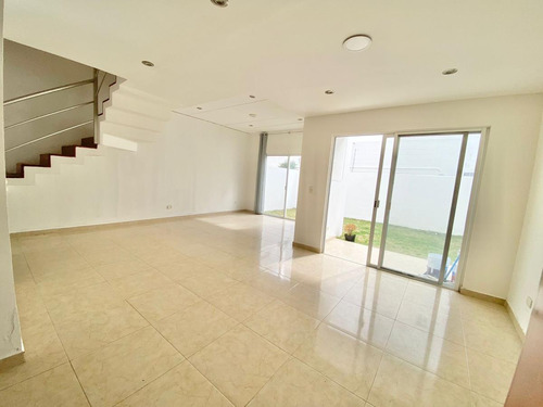 Casa En Venta En Palmaris