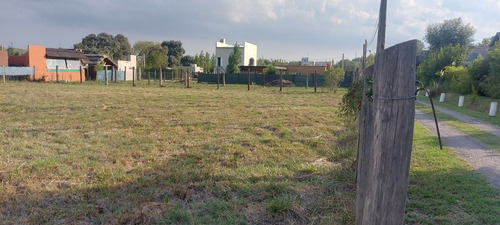 Terreno En Barrio La Escondida Banco Provincia F Alvarez