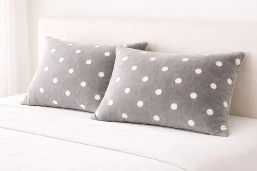 Kit 2 Fronhas Flannel Poá Fleece Plush Macia Quente Inverno Cinza Poá