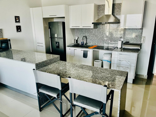 En Alquiler Apartamento De 1 Habitacion En Juan Dolio Amueblado Piso 18 Vista Al Mar